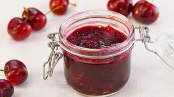 Mermelada de cerezas casera con 3 ingredientes: la receta más fácil que nunca falla Mermelada de cerezas casera con 3 ingredientes: la receta más fácil que nunca falla