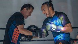 Lewis Hamilton hizo guanteo con Julio César Chávez