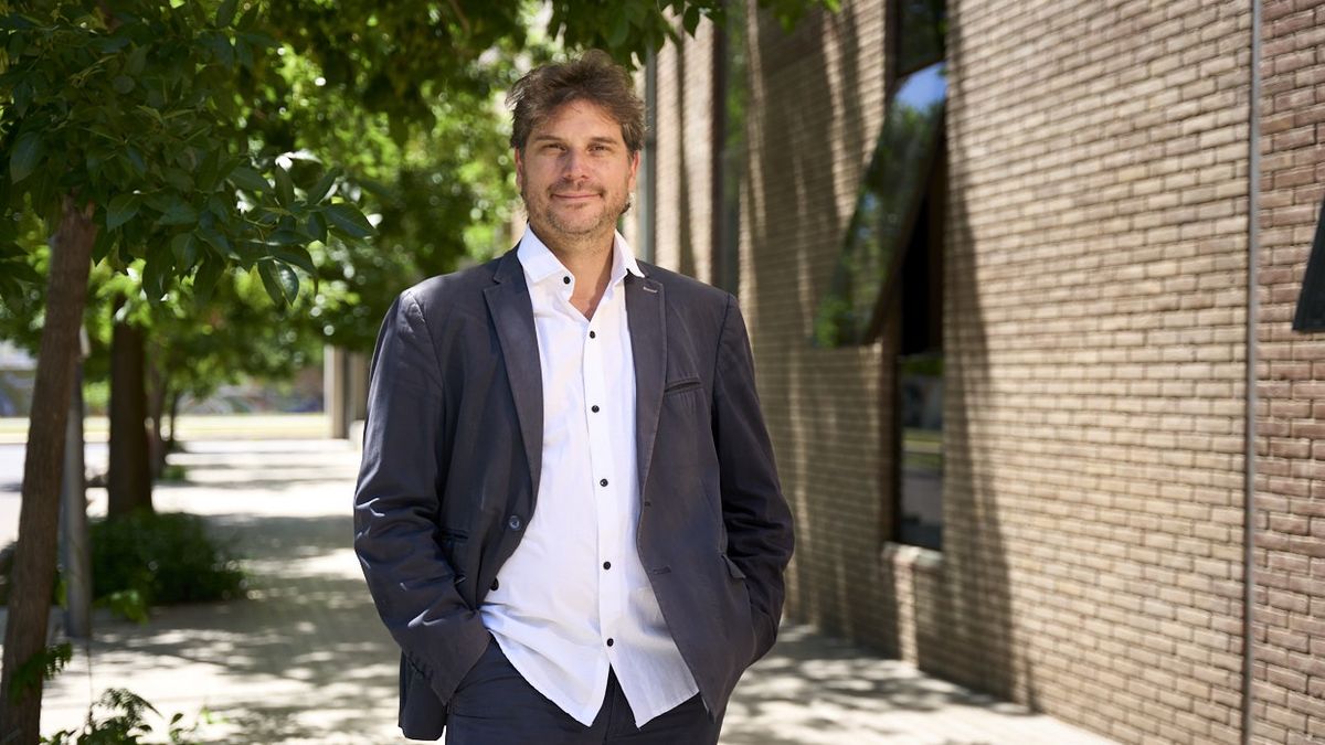 El coach y capacitador, docente y especialista en capital humano brinda encuentros sobre el desarrollo interior de habilidades. El coach y capacitador, docente y especialista en capital humano brinda encuentros sobre el desarrollo interior de habilidades.