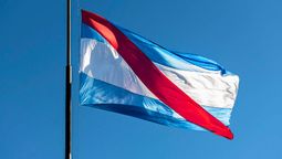 Bandera de Entre Ríos: qué significa la franja roja y por qué es símbolo de federalismo Bandera de Entre Ríos: qué significa la franja roja y por qué es símbolo de federalismo