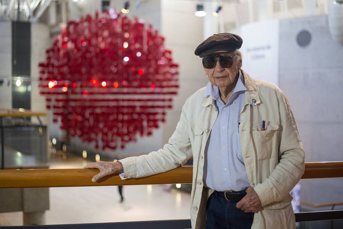 La imagen que compartió la vicegobernadora Hebe Casado de Julio Le Parc, visitando el centro cultural mendocino que lleva su nombre. La imagen que compartió la vicegobernadora Hebe Casado de Julio Le Parc, visitando el centro cultural mendocino que lleva su nombre.