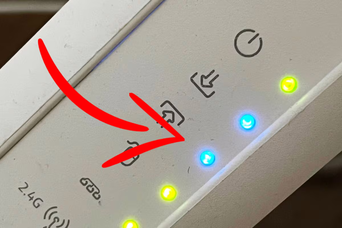 Generalmente, la presencia de la luz azul en el router indica una buena conexión a internet. Generalmente, la presencia de la luz azul en el router indica una buena conexión a internet.