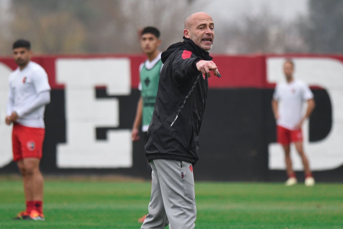 El Gallego Méndez es el DT de Newell's. El Gallego Méndez es el DT de Newell's.