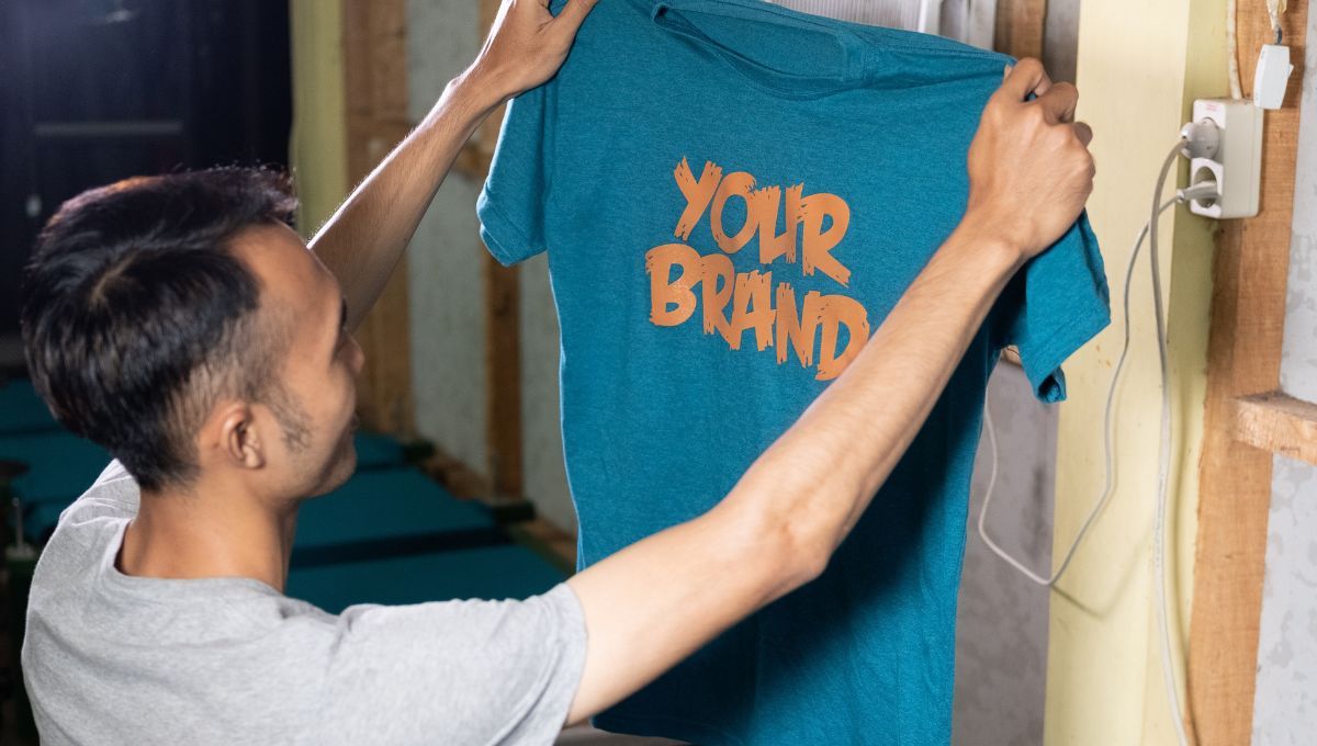 Quien tiene una remera vieja en casa tiene un tesoro: para qué y por qué no debes tirarla