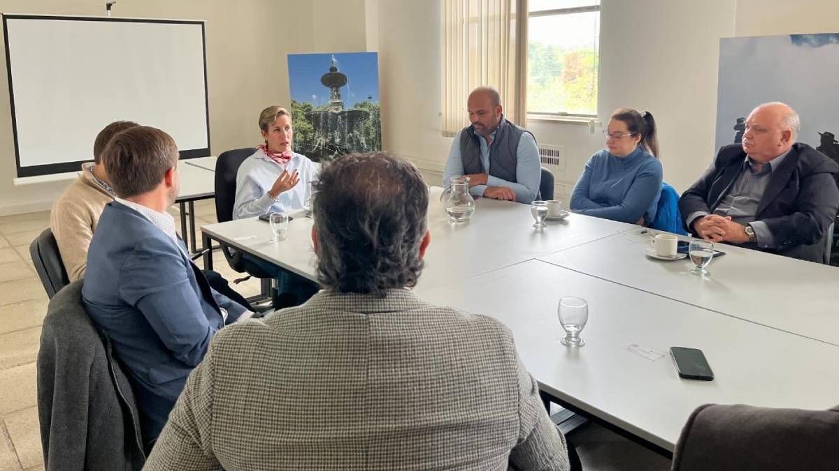 La ministra de Energía, Jimena Latorre, presidió la reunión con los representantes de los proveedores mineros de San Juan y el país. La ministra de Energía, Jimena Latorre, presidió la reunión con los representantes de los proveedores mineros de San Juan y el país.