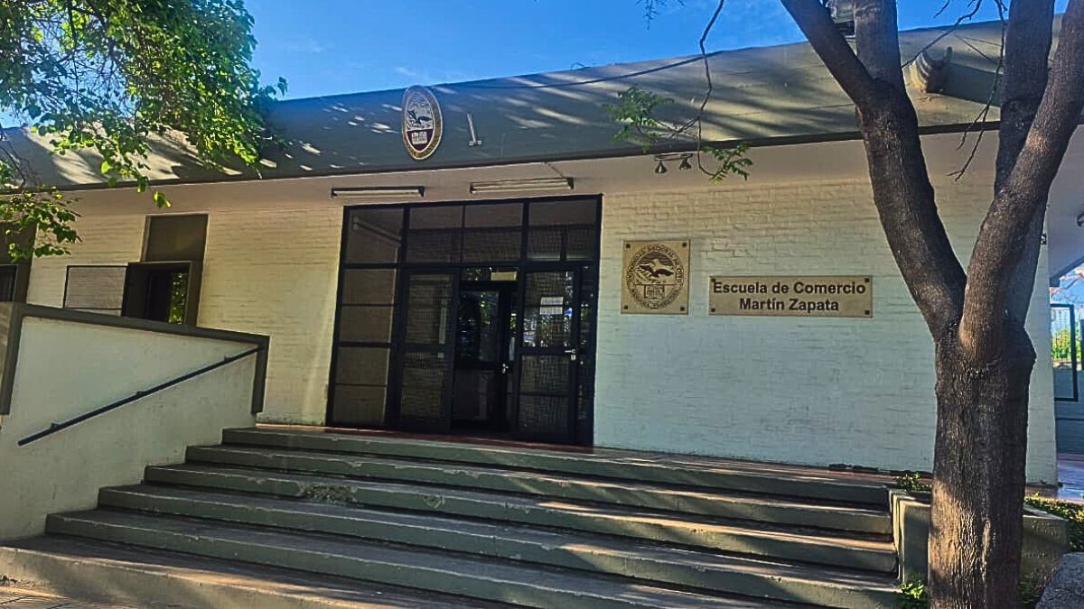 La escuela Martín Zapata, en donde asisten alumnos que participaron en la pelea del Parque Cívico. La escuela Martín Zapata, en donde asisten alumnos que participaron en la pelea del Parque Cívico. 