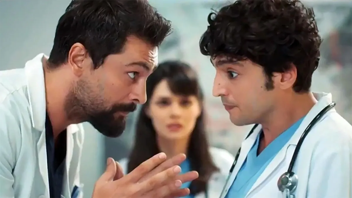El antes y después del actor Onur Tuna. El antes y después del actor Onur Tuna.