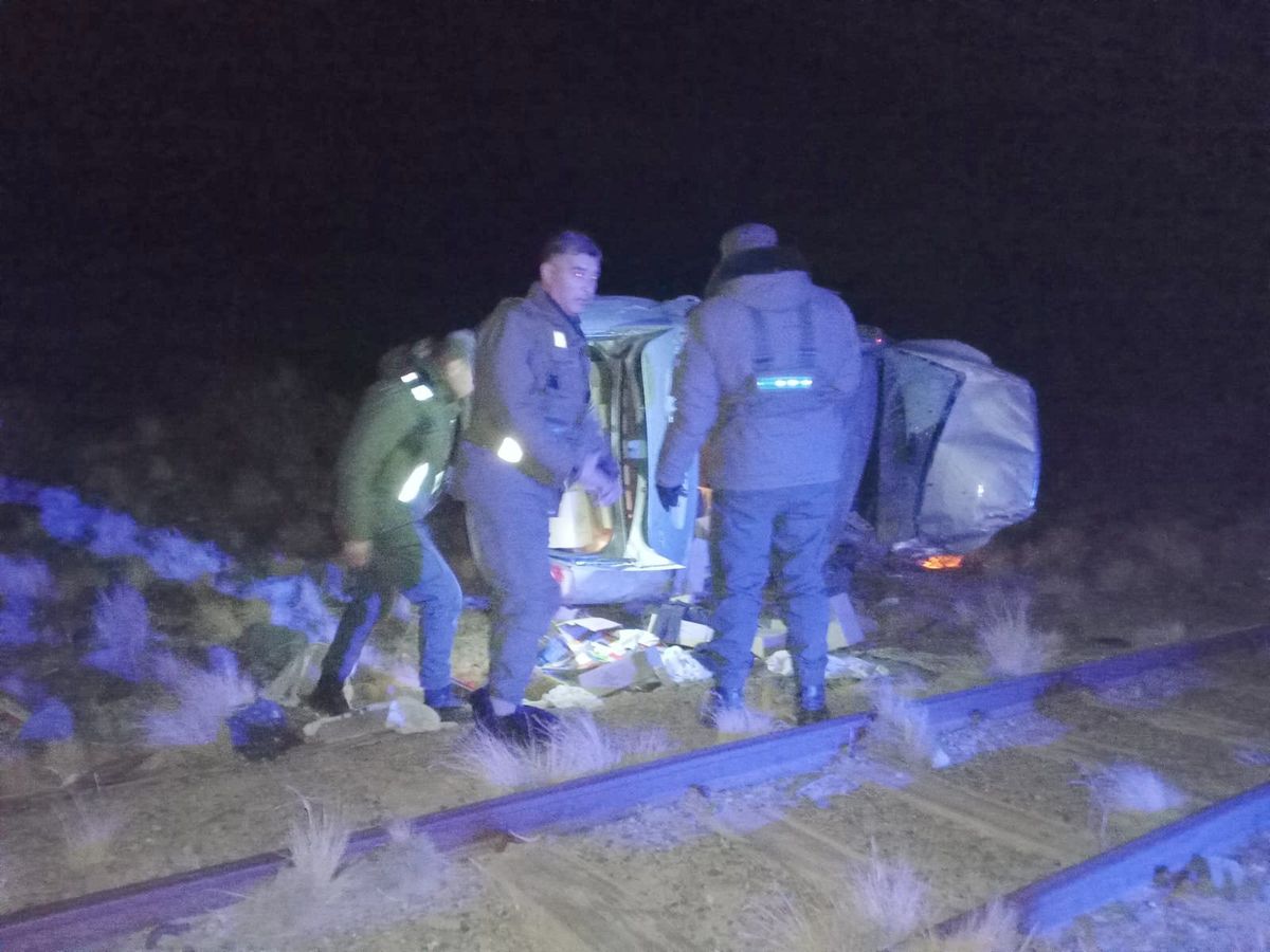 Volcó borracho en la Ruta 7 y descubrieron que ocultaba un millonario contrabando.