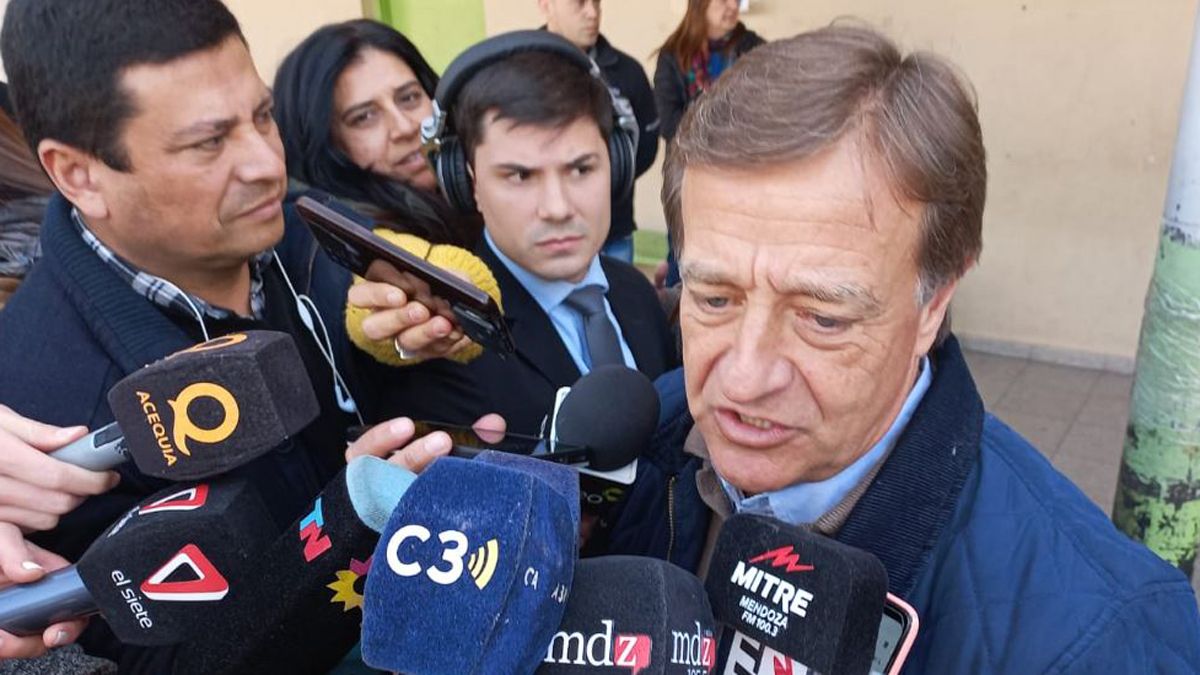 Suarez votó en la mañana, fiel a su tradición electoral. Suarez votó en la mañana, fiel a su tradición electoral.