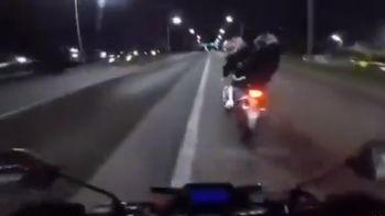 Nuevo método de robo: ladrones arrancan a la llave de un motociclista en plena autopista Nuevo método de robo: ladrones arrancan a la llave de un motociclista en plena autopista