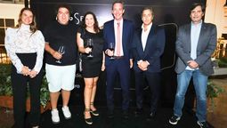 Rocío Aramba (gerente comercial de Macro), Alejandro Vigil (fundador Chachingo Wine Fair), María Sance, Fernando Gabrielli (co-fundador de la feria), Juan Parma (CEO Macro) y Marcelo Bassignana (gerente Sun Plaza Mendoza).&nbsp;