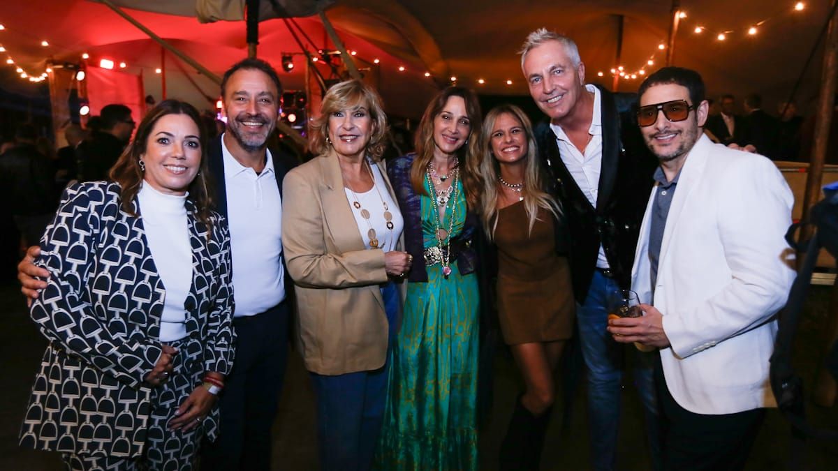 Pía Shaw, Adrián Pallares, Georgina Barbarossa, Verónica Lozano, Mariana Fabbiani, Marley y Rodrigo Lussich. Pía Shaw, Adrián Pallares, Georgina Barbarossa, Verónica Lozano, Mariana Fabbiani, Marley y Rodrigo Lussich.