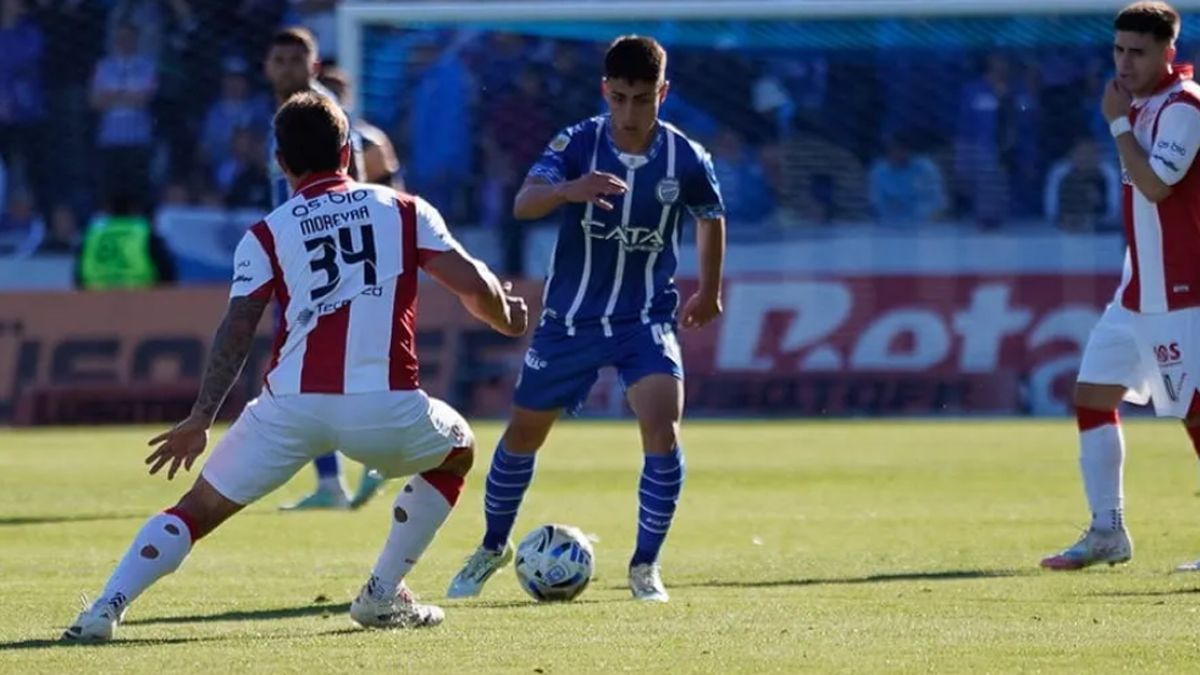Bruno Barrionuevo tuvo su estreno como titular en Godoy Cruz ante Instituto, en el Gambarte.