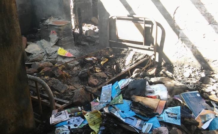 Una pareja con cinco hijos perdió todo en un incendio
