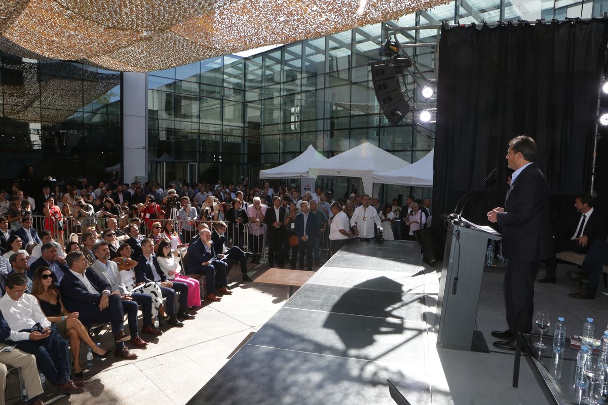 El ministro Sergio Massa lanzó el anuncio de un dólar para la vitivinicultura y la novedad ya generó rispideces entre el peronismo local y funcionarios de Suarez.&nbsp;