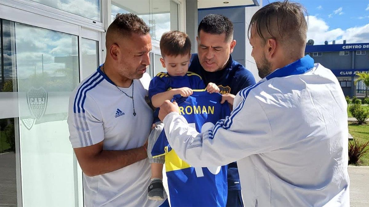 Juan Riquelme recibió a Baltazar, el nene fanático de Boca.