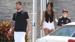 Lionel Messi, Antonela Roccuzzo y Thiago, durante los primeros días en Miami.