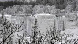 Estados Unidos atraviesa una ola de frío y las Cataratas del Niágara quedaron congeladas