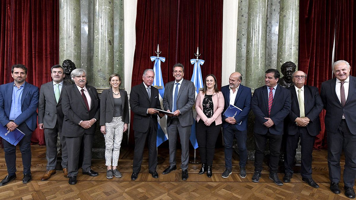 Diputados: Sergio Massa recibió a la UIA para trabajar en la agenda parlamentaria de la industria.