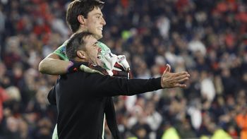 Santiago Beltrán fue el héroe en los penales para que River siga con vida en el Torneo Apertura Santiago Beltrán fue el héroe en los penales para que River siga con vida en el Torneo Apertura
