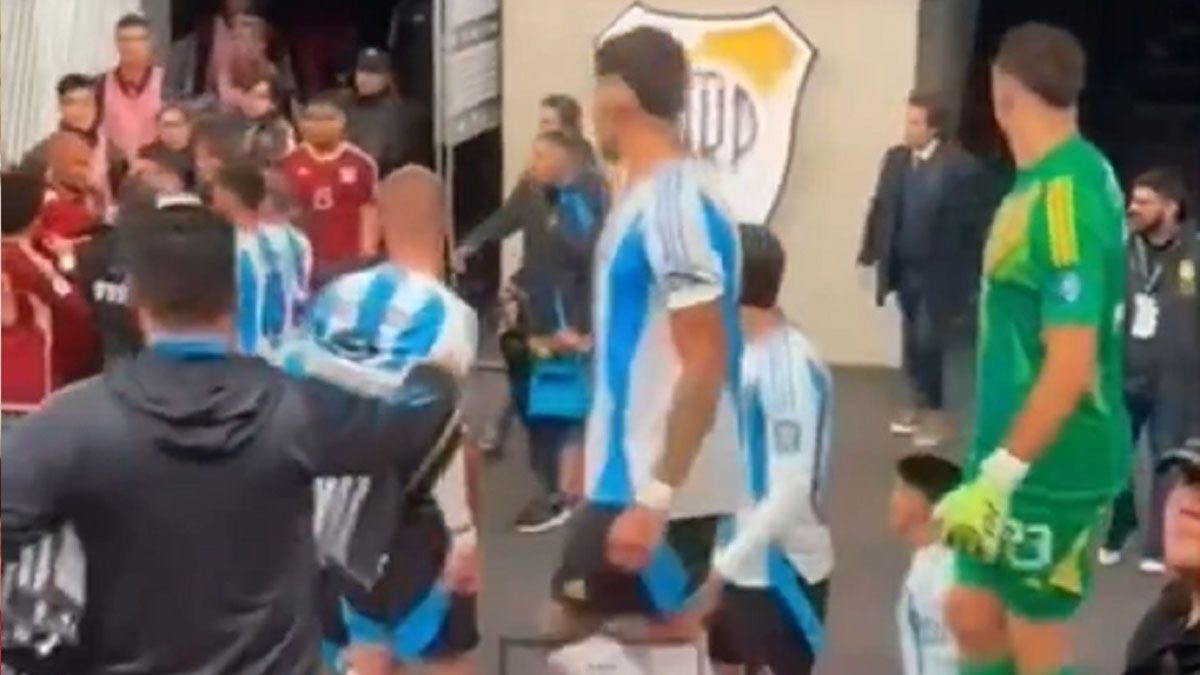 Messi tuvo una niche m&aacute;gica en el Monumental, pero tambi&eacute;n pas&oacute; momentos de tensi&oacute;n.