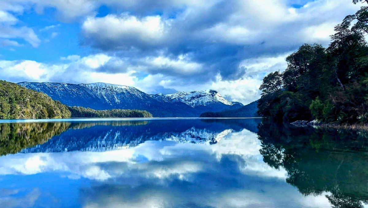 Una de las caracter&iacute;sticas m&aacute;s llamativas y que define a este espejo de agua naciente del Lago Argentino es su sorprendente color turquesa o lechoso.&nbsp;