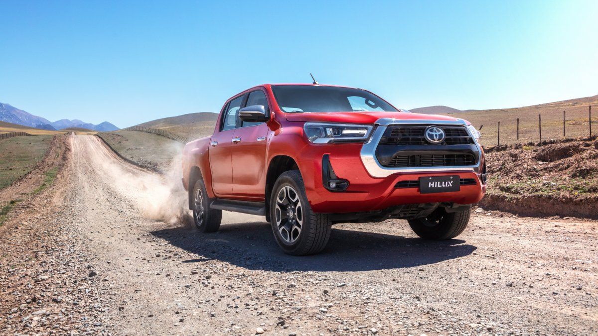 Toyota lanzó la nueva Hilux con más tecnología y un diseño renovado