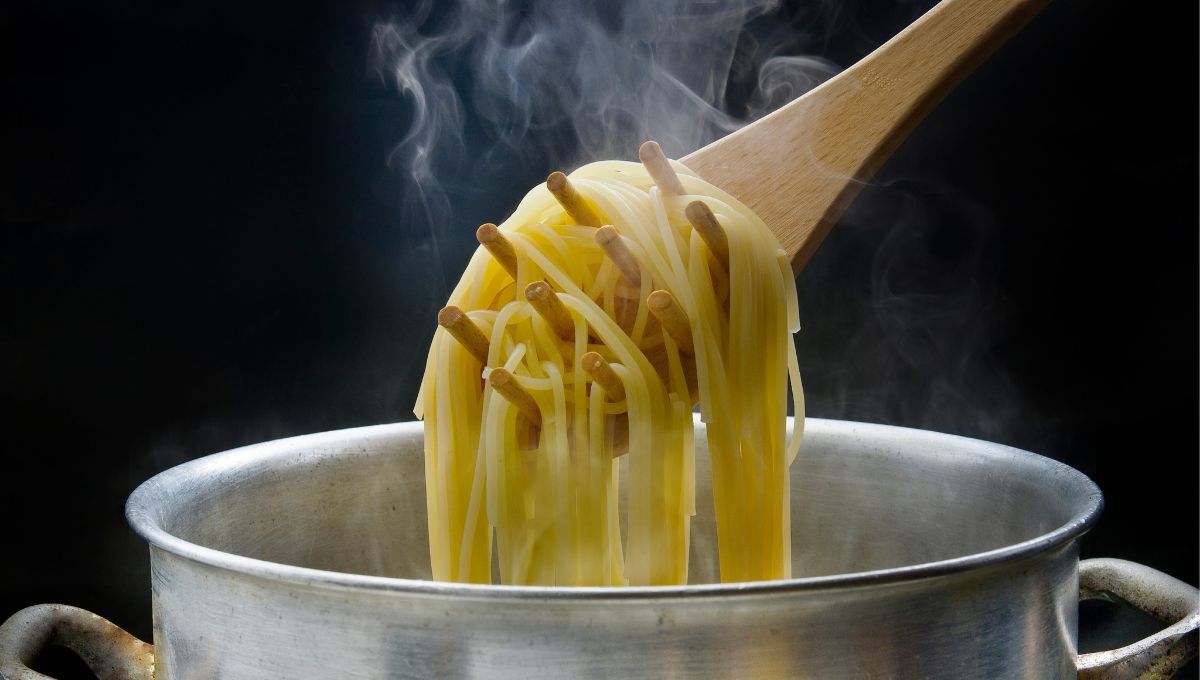El agua que sobró de la cocción de los fideos puede usarse para ablandar las legumbres. El agua que sobró de la cocción de los fideos puede usarse para ablandar las legumbres.