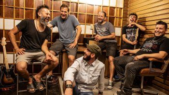 Los ojos de todos presentó su nueva canción