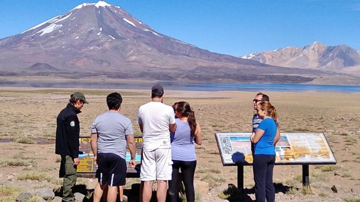 Laguna del Diamante, una de las bellezas naturales de Mendoza.