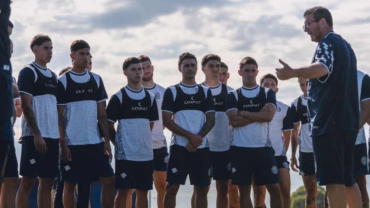 Alfredo Berti y los jugadores definen quién será el capitán de Independiente Riviadavia ante Sarmiento