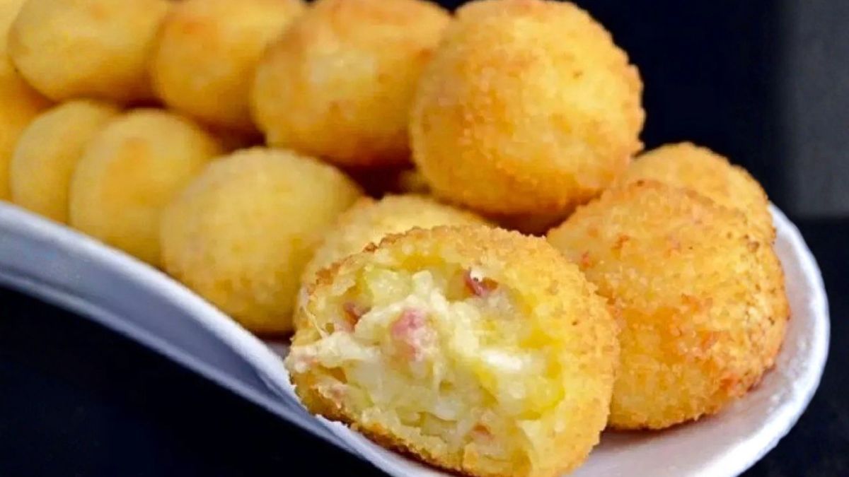 Cremosas y crujientes: la receta de bombas de papa con 7 ingredientes y en solo 5 minutos