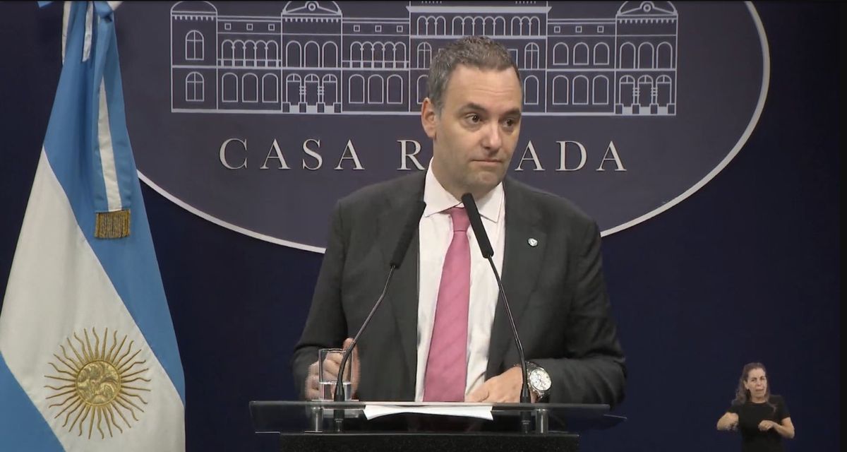 El vocero presidencial Manuel Adorni, pidió que España se disculpe por los agravios a Milei. El vocero presidencial Manuel Adorni, pidió que España se disculpe por los agravios a Milei.