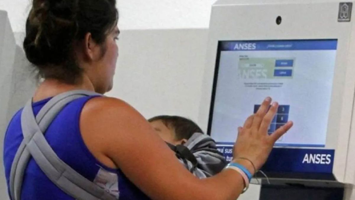 AUH: algunos beneficiarios cobrarán 23.000 pesos extra en diciembre.&nbsp;