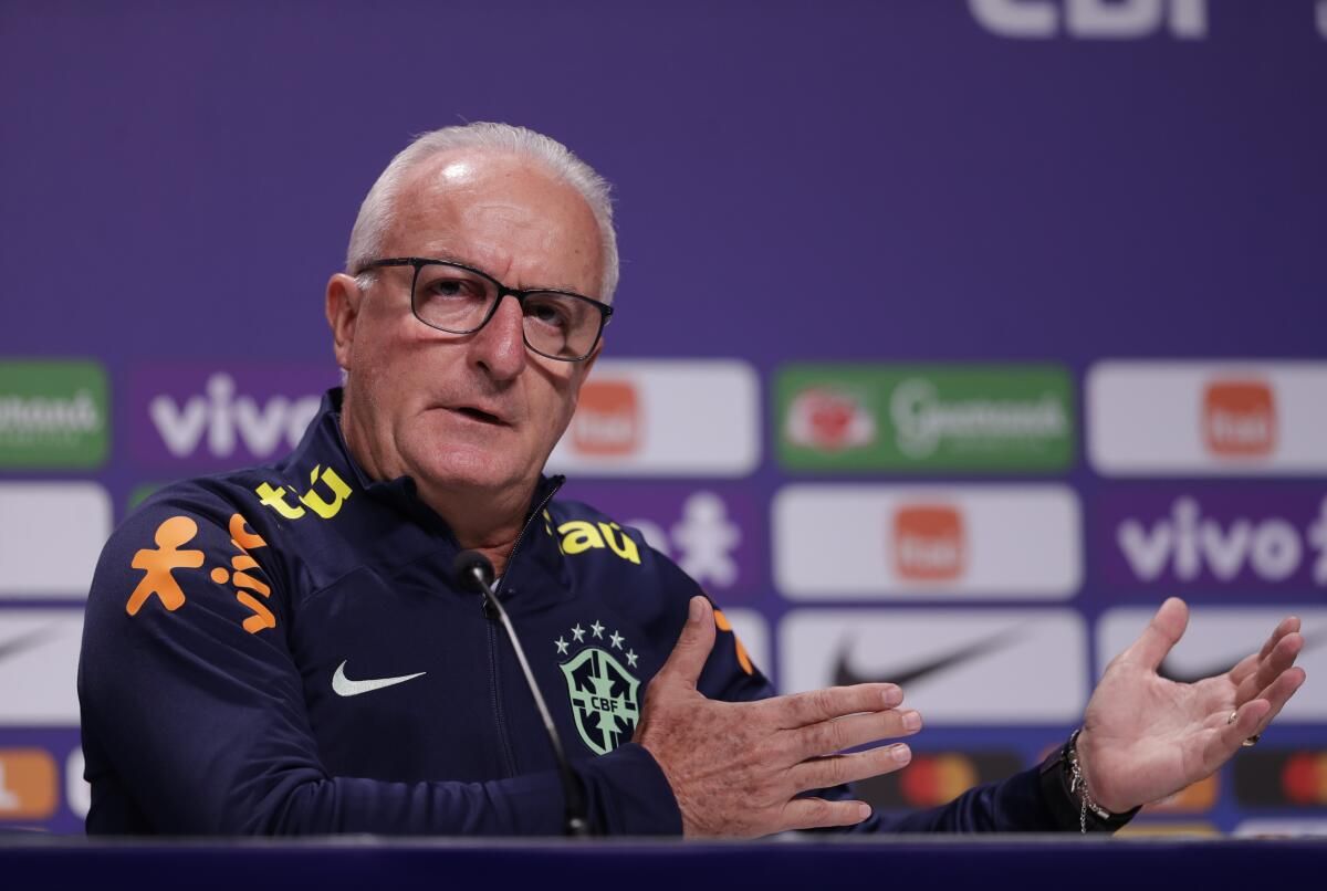 El DT de la Selección de Brasil habló sobre el compromiso con la Selección argentina.