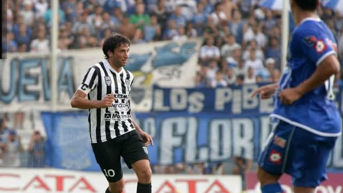 Sergio Oga estará el domingo en la cancha de Belgrano alentando al Lobo. Sergio Oga estará el domingo en la cancha de Belgrano alentando al Lobo.
