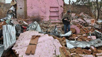 Miles abandonan sus hogares en una aldea de la India