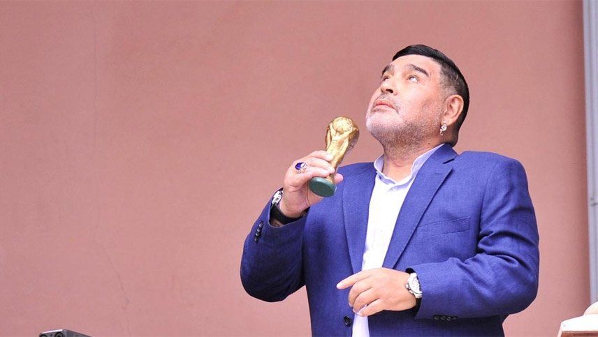 Preocupa la salud de Maradona, quien no estuvo en la primera práctica de Gimnasia