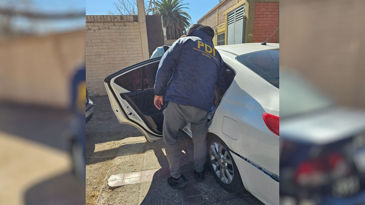 El último sospechoso identificado por el crimen de Emilio Giménez fue capturado en el barrio Urquiza, de Guaymallén. El último sospechoso identificado por el crimen de Emilio Giménez fue capturado en el barrio Urquiza, de Guaymallén.