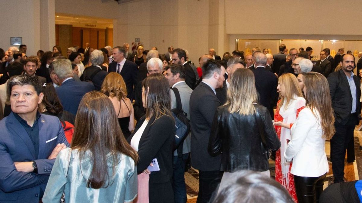 La celebración de Adepa tuvo lugar en el Hotel Sheraton de la Ciudad de Buenos Aires, y contó con la presencia de 300 invitados.