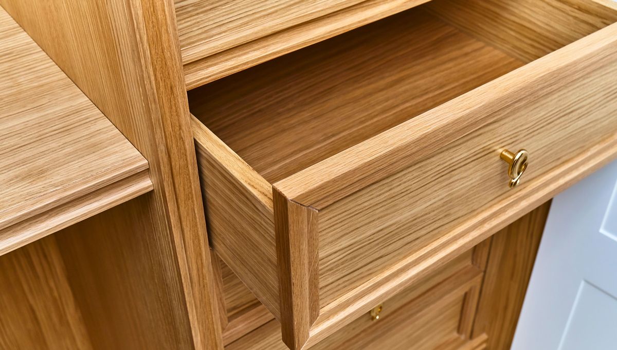 Los cajones de madera juntan mucha más humedad y olor que los de acero o materiales sintéticos. Los cajones de madera juntan mucha más humedad y olor que los de acero o materiales sintéticos.