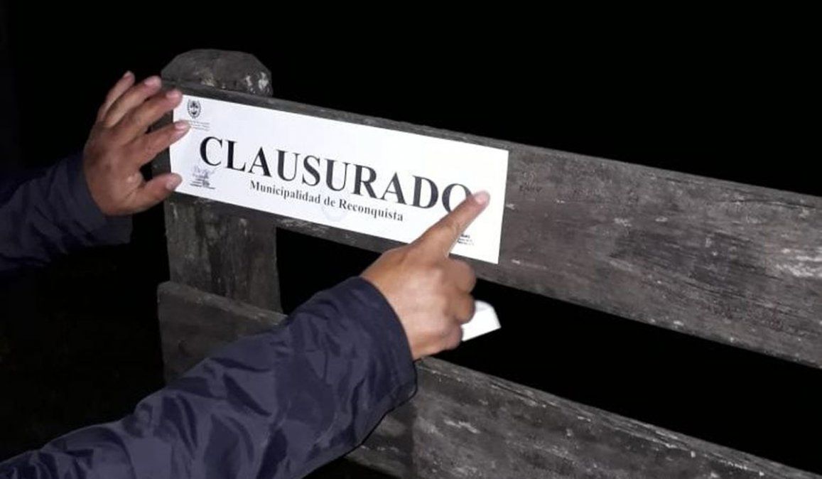 Polista debía estar aislado por coronavirus y la policía lo halló en una fiesta clandestina