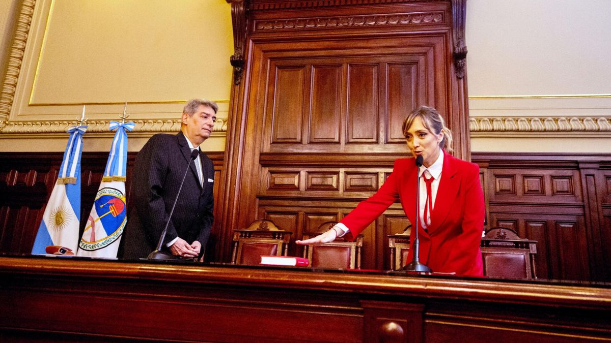 El presidente de la Corte Suprema de Justicia de la Nación, Horacio Rosatti, y la senadora Anabel Fernández Sagasti. El presidente de la Corte Suprema de Justicia de la Nación, Horacio Rosatti, y la senadora Anabel Fernández Sagasti.