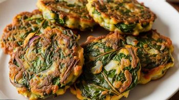 Buñuelos de acelga saludables y apetitosos: la receta sin fritura ni harina para llevar una dieta equilibrada Buñuelos de acelga saludables y apetitosos: la receta sin fritura ni harina para llevar una dieta equilibrada