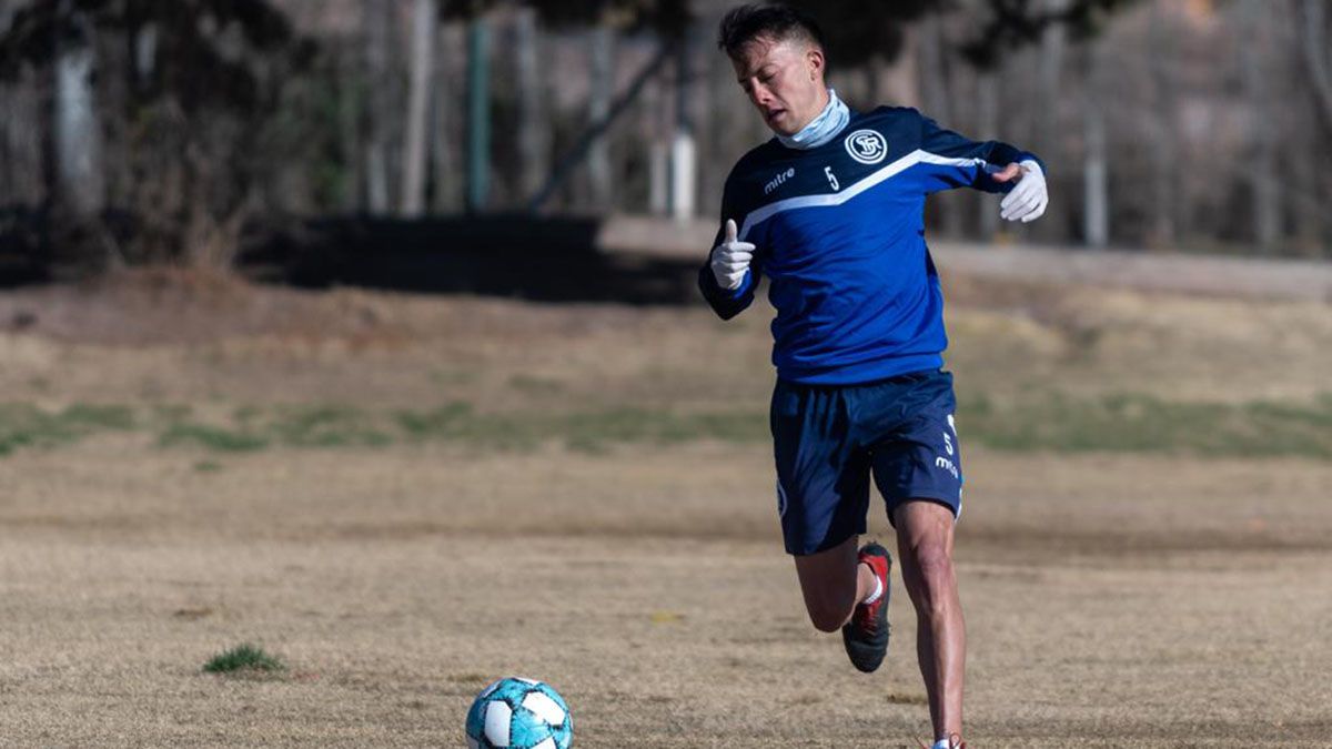 El volante Santiago Übeda podría seguir su carrera en Sol de América de Paraguay.