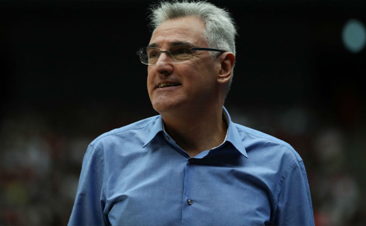 Julio Lamas dejó el básquetbol y su futuro estaría en el fútbol