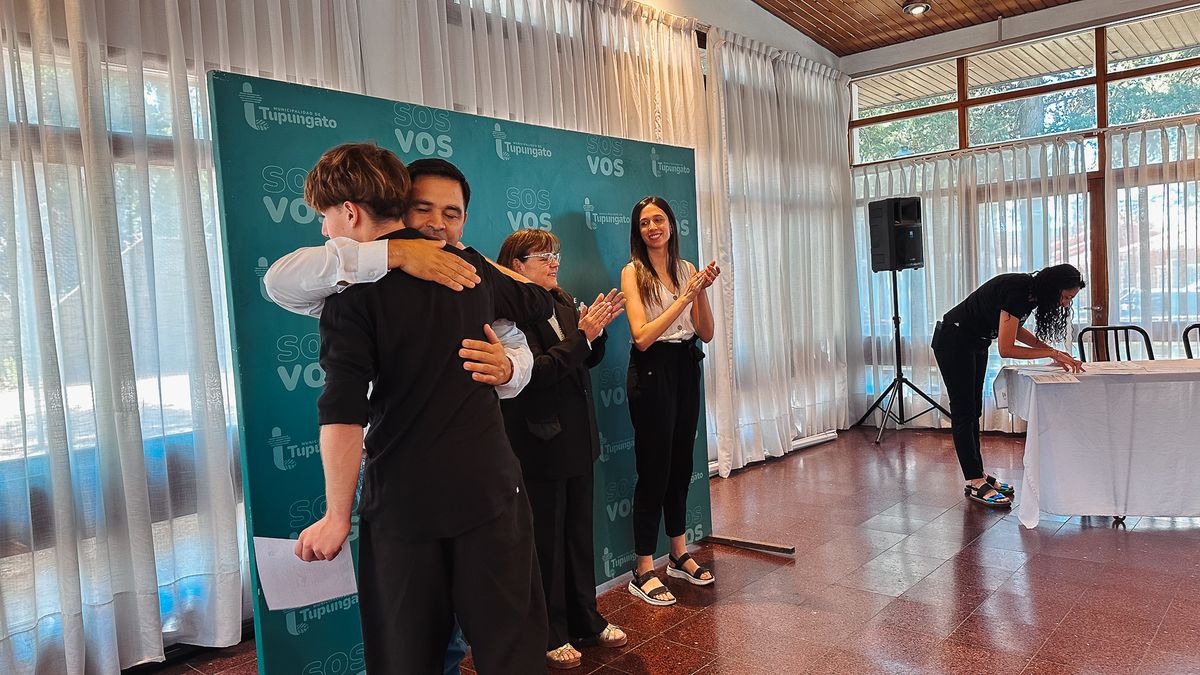 Treinta tupungatinos recibieron sus certificados de los cursos de Ingl&eacute;s y Portugu&eacute;s certificados por la Municipalidad de Tupungato y la UNCuyo.