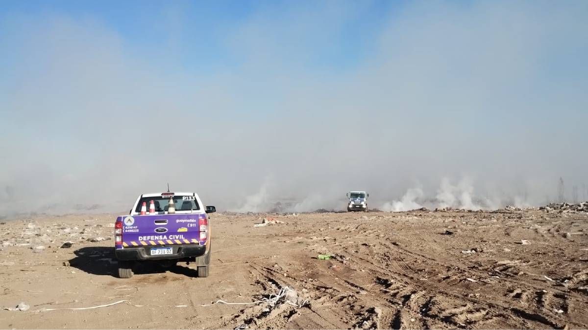 Un incendio intencional se produjo en un terreno de grandes dimensiones en Guaymallén