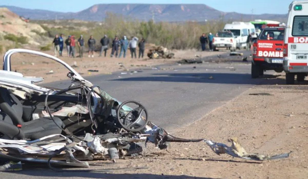 Accidente fatal en la ruta del petróleo: el auto se partió en dos