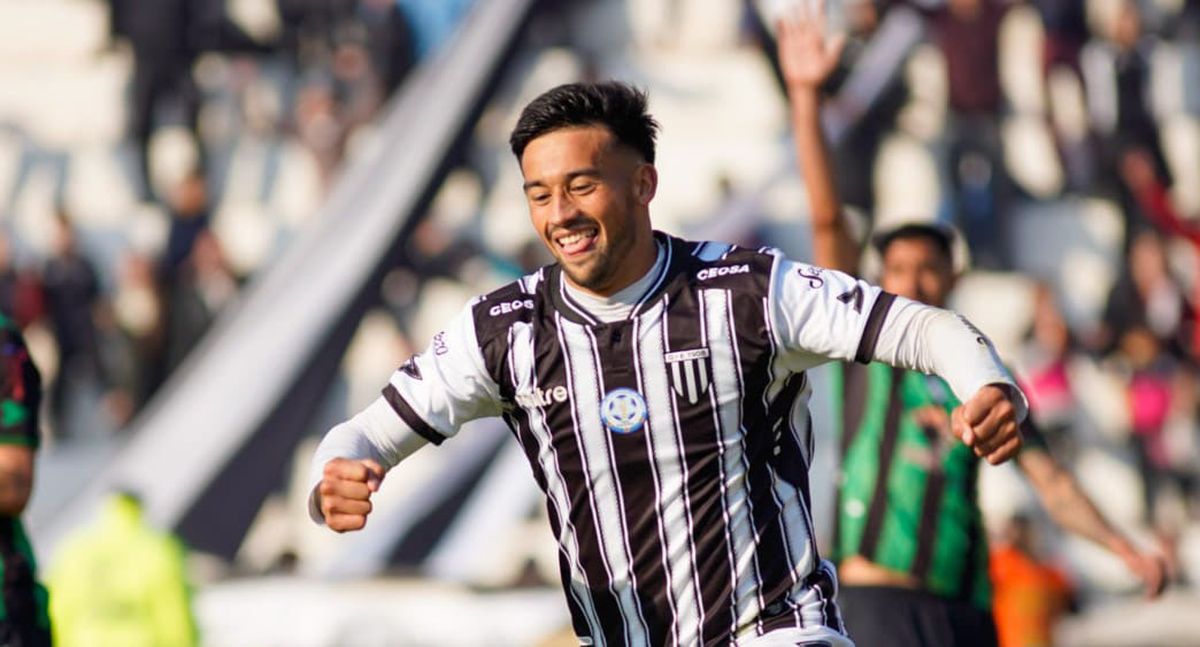 Agustín Herrera fue muy importante con el gol que marcó para Gimnasia y Esgrima.